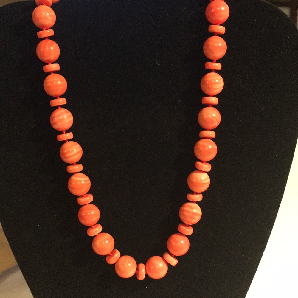 GENS EN VOGUE SALMON BAMBOO CORAL BEADED NECKLACE - Picture 3 of 7
